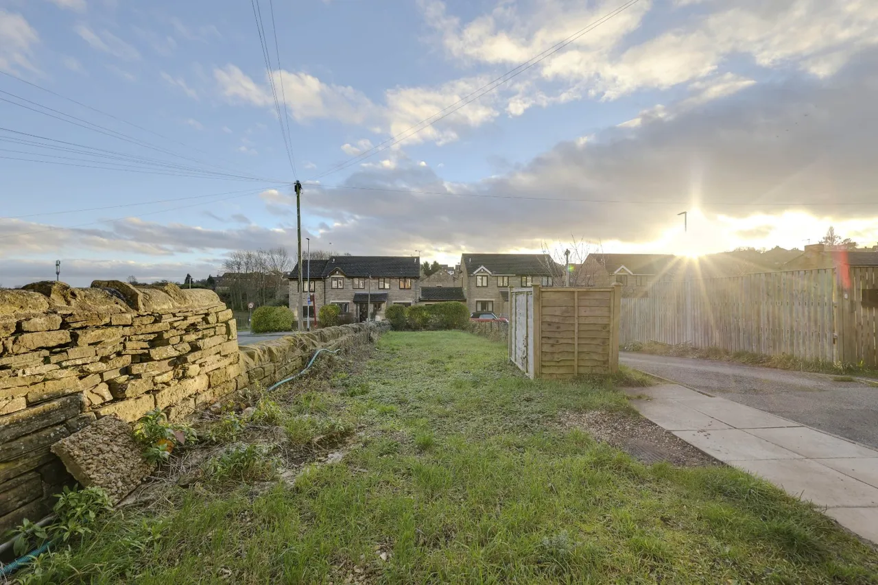 Valley Road, Pudsey, LS28, photo 11