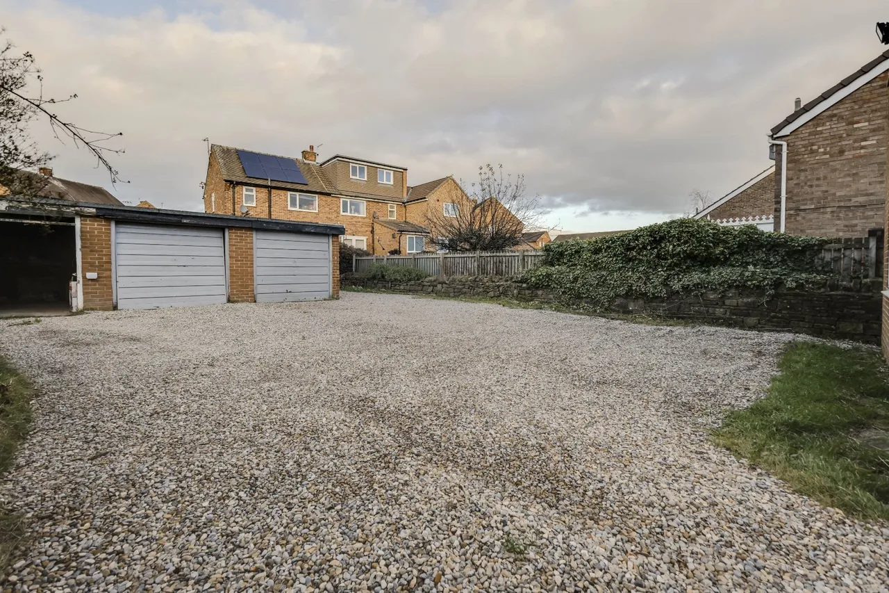 Valley Road, Pudsey, LS28, photo 12