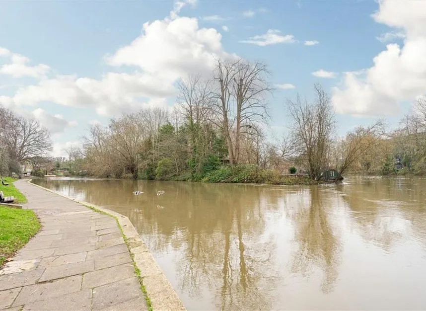Gloucester Drive, Staines upon Thames, TW18, photo 8