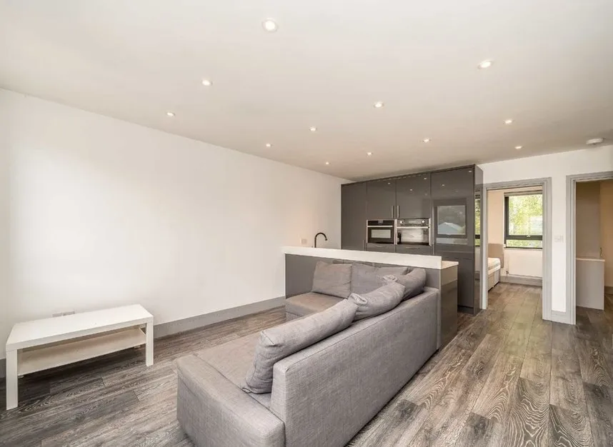 2 bed flat to rent, Brentford Business Centre, Brentford, TW8