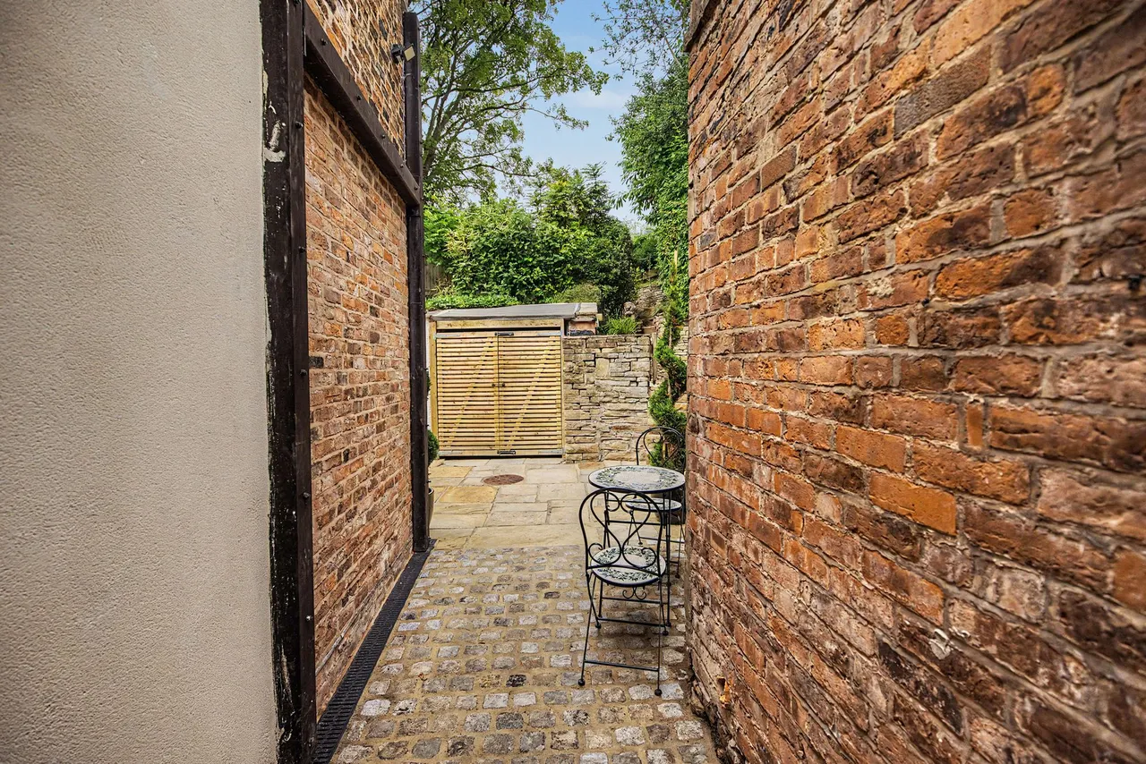 Prestbury, Macclesfield, photo 23