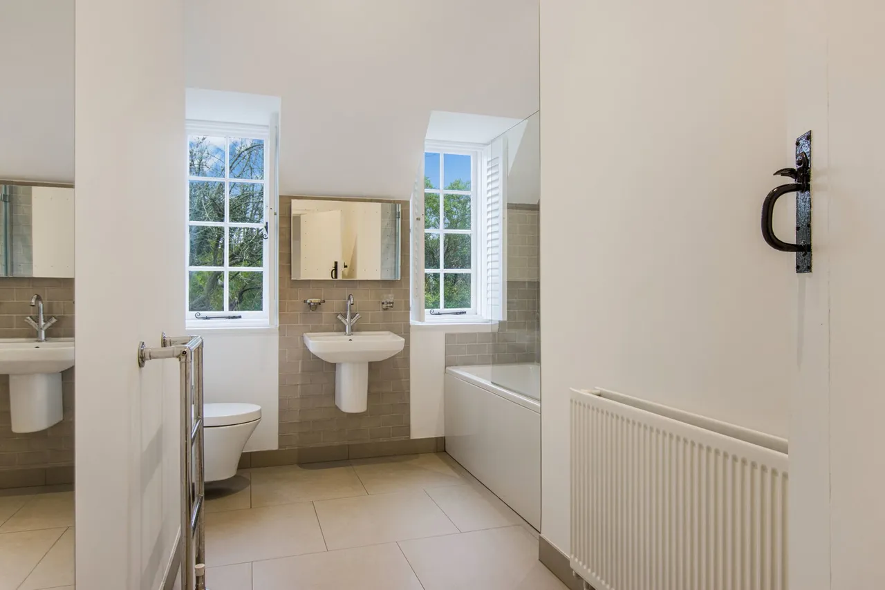 Adelaide Cottages, Homesfield, NW11, photo 6