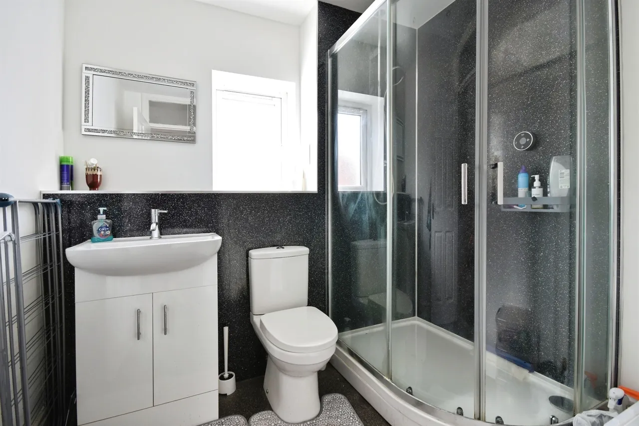 Allen Close, Tiverton, photo 8