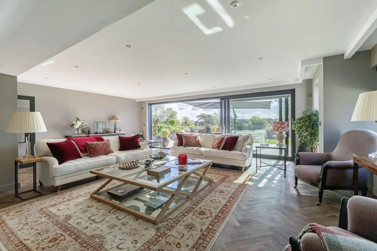The Avenue, Petersfield, Hampshire, GU31 4JG, photo 7