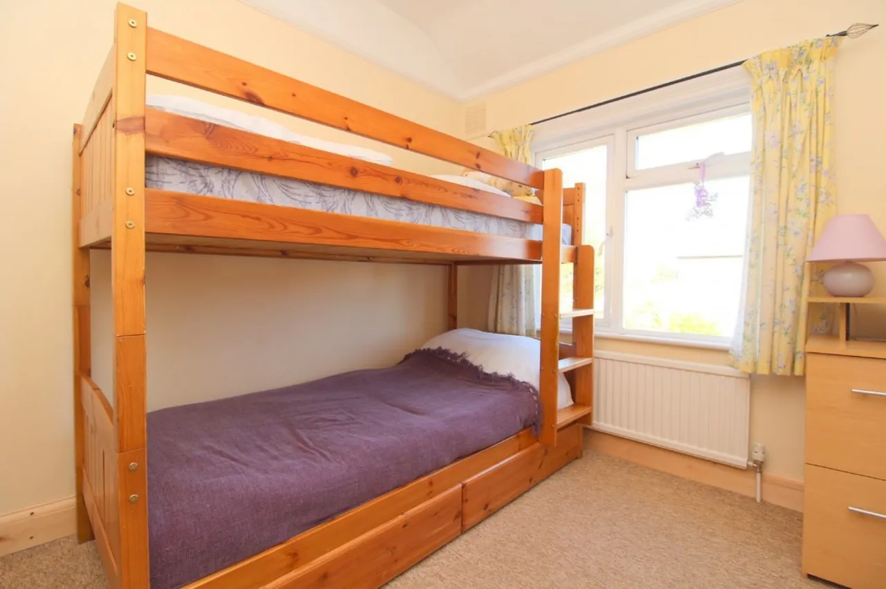 Stanwell Road, Ashford, photo 10