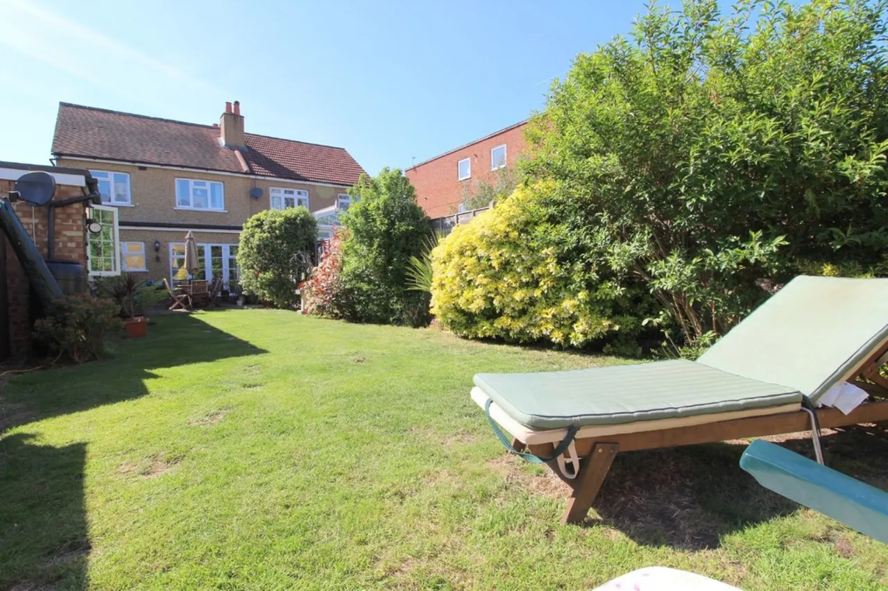 Stanwell Road, Ashford, photo 16