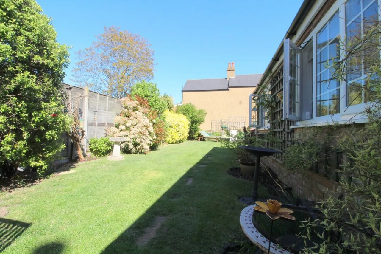 Stanwell Road, Ashford, photo 18