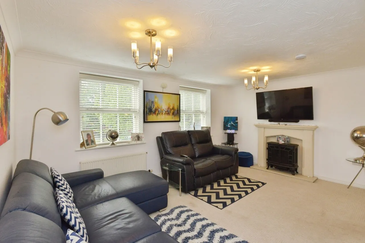 Wickstead Avenue, Grange Farm, Milton Keynes, Buckinghamshire, MK8, photo 5