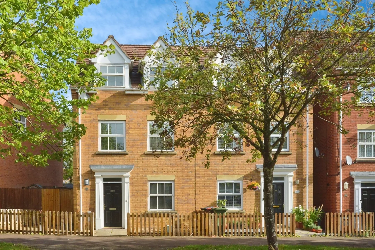 4 bed property for sale — Wickstead Avenue, Grange Farm, Milton Keynes, Buckinghamshire, MK8