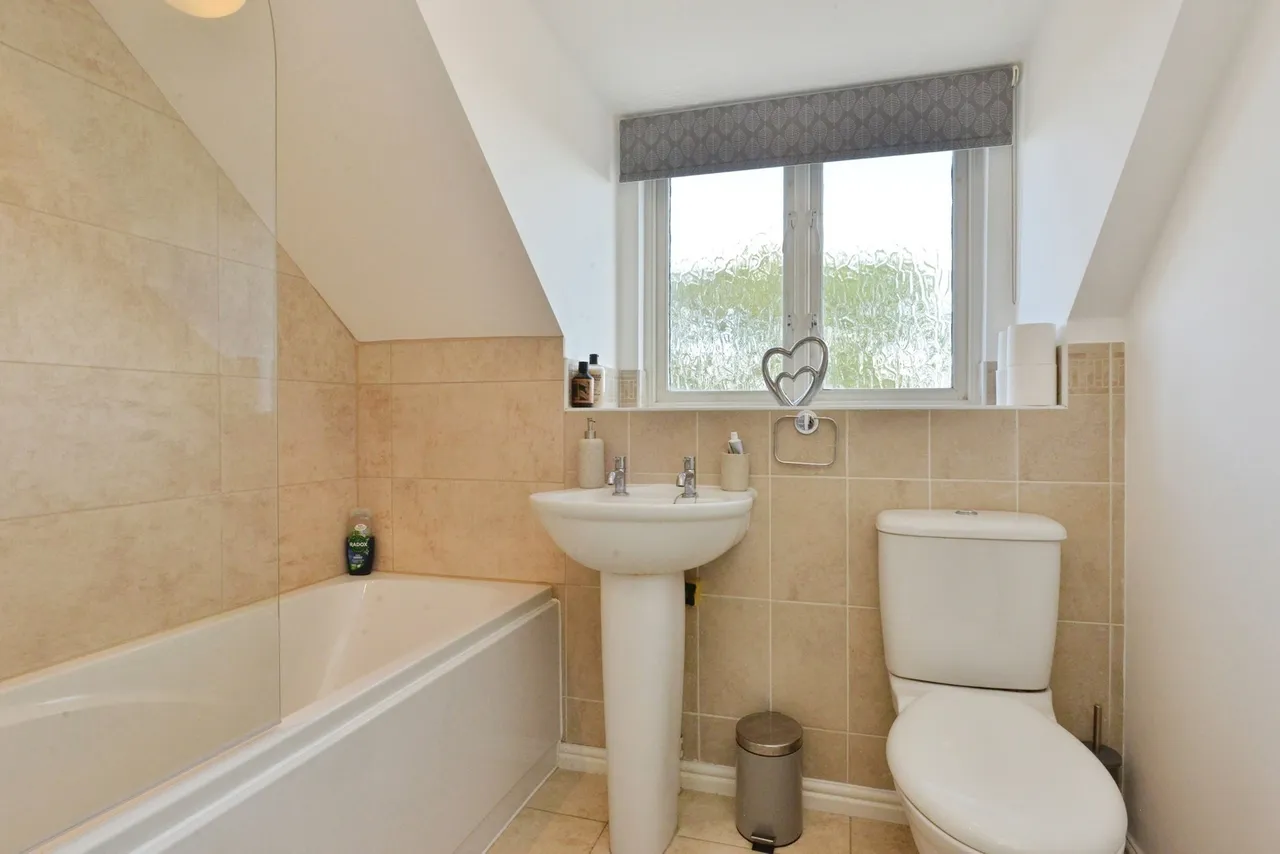 Wickstead Avenue, Grange Farm, Milton Keynes, Buckinghamshire, MK8, photo 17