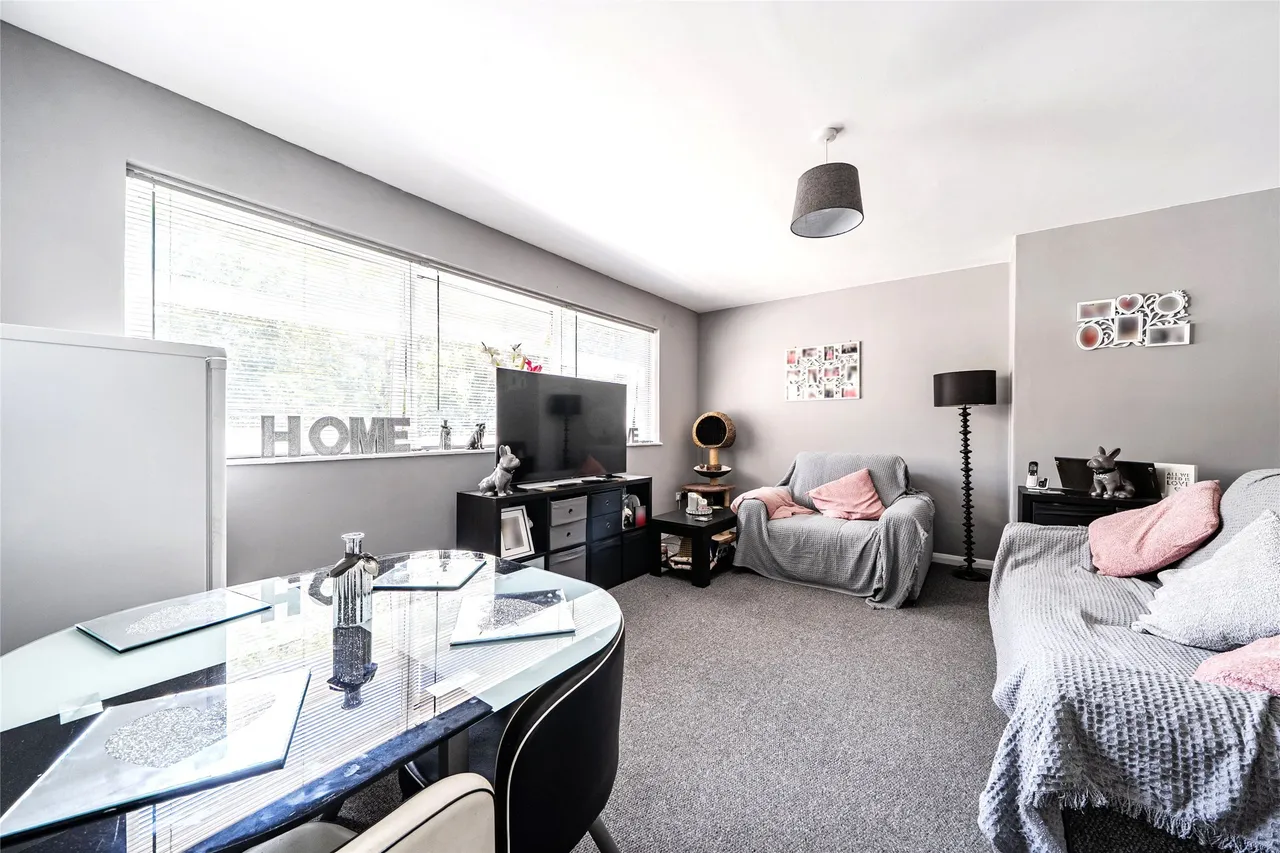 St. Georges Road, Wallington, SM6 0AW, photo 2