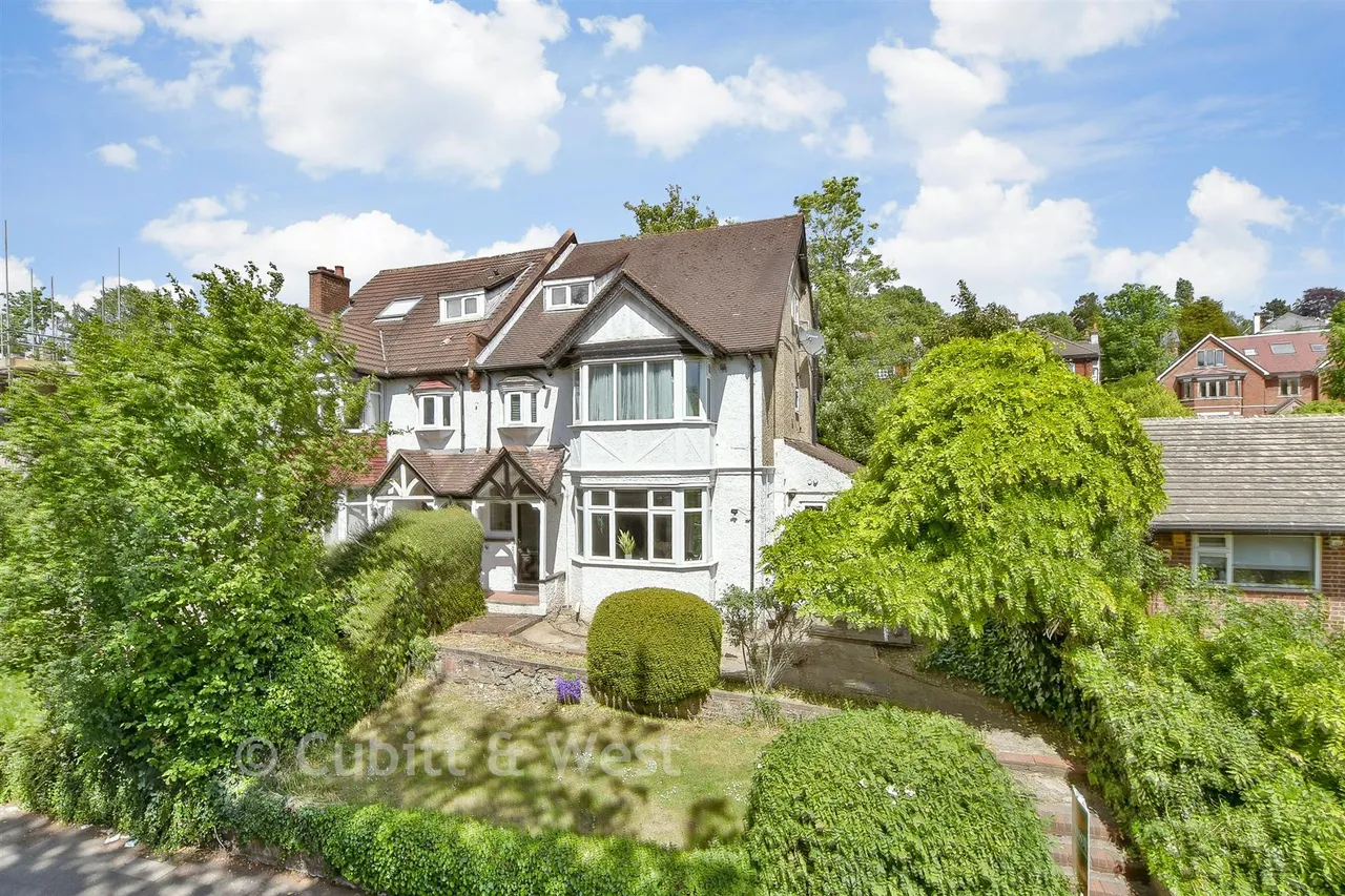 1 bed flat for sale, Foxley Lane, Purley, CR8