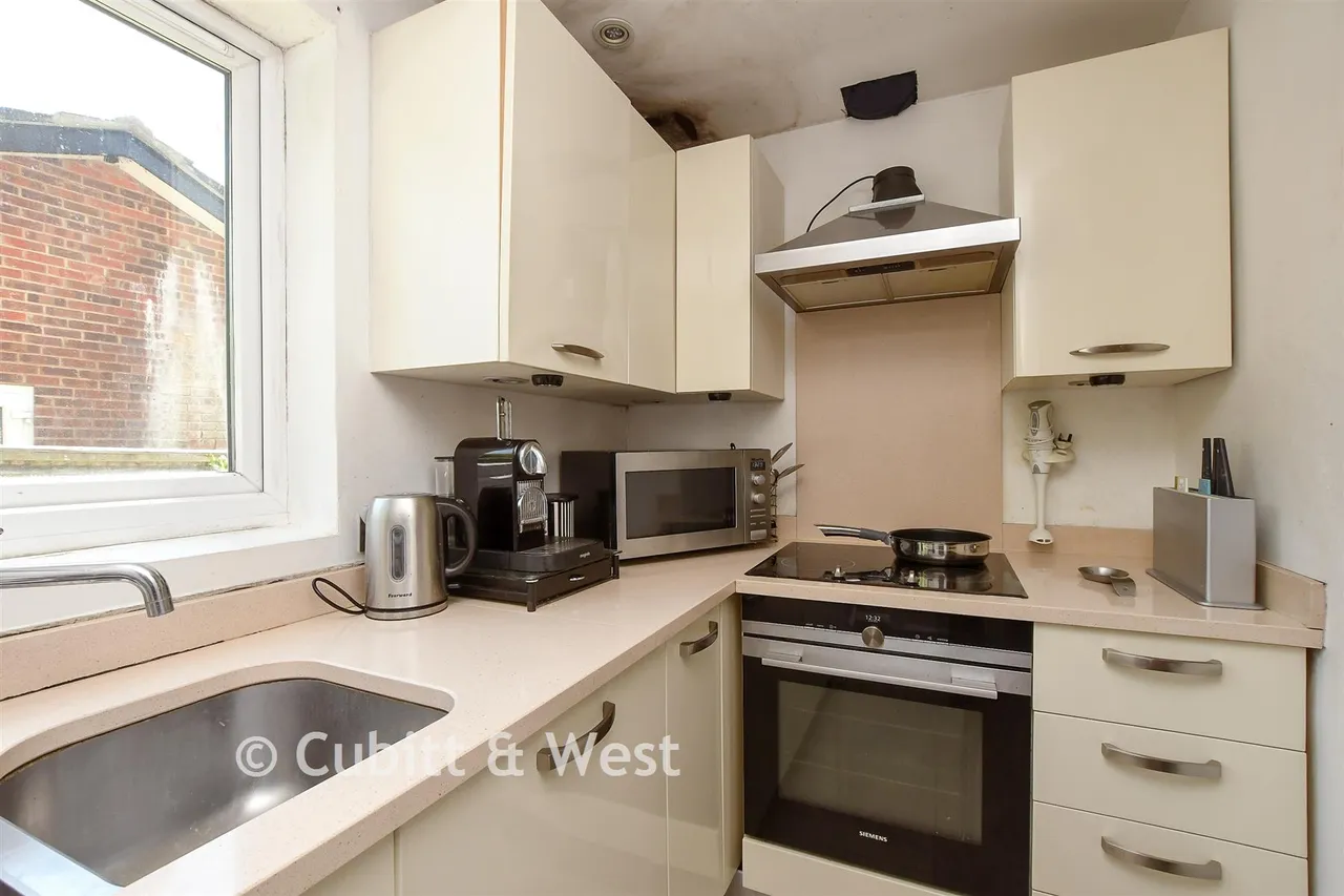 Foxley Lane, Purley, CR8, photo 3