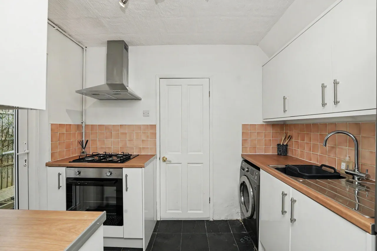 Lincoln Road, Enfield, EN1, photo 11
