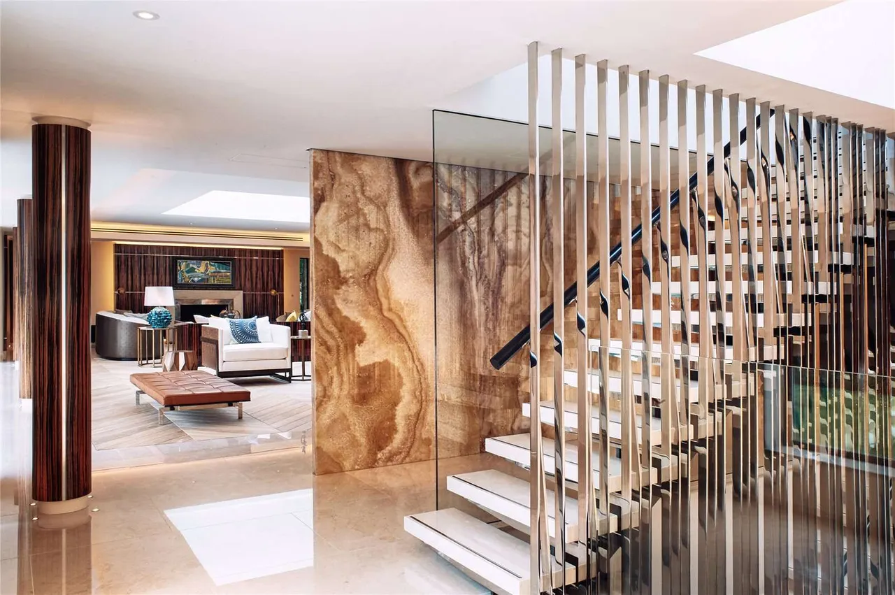 Portnall Drive, Wentworth Estate, Virginia Water, Surrey, GU25 4NN, photo 10