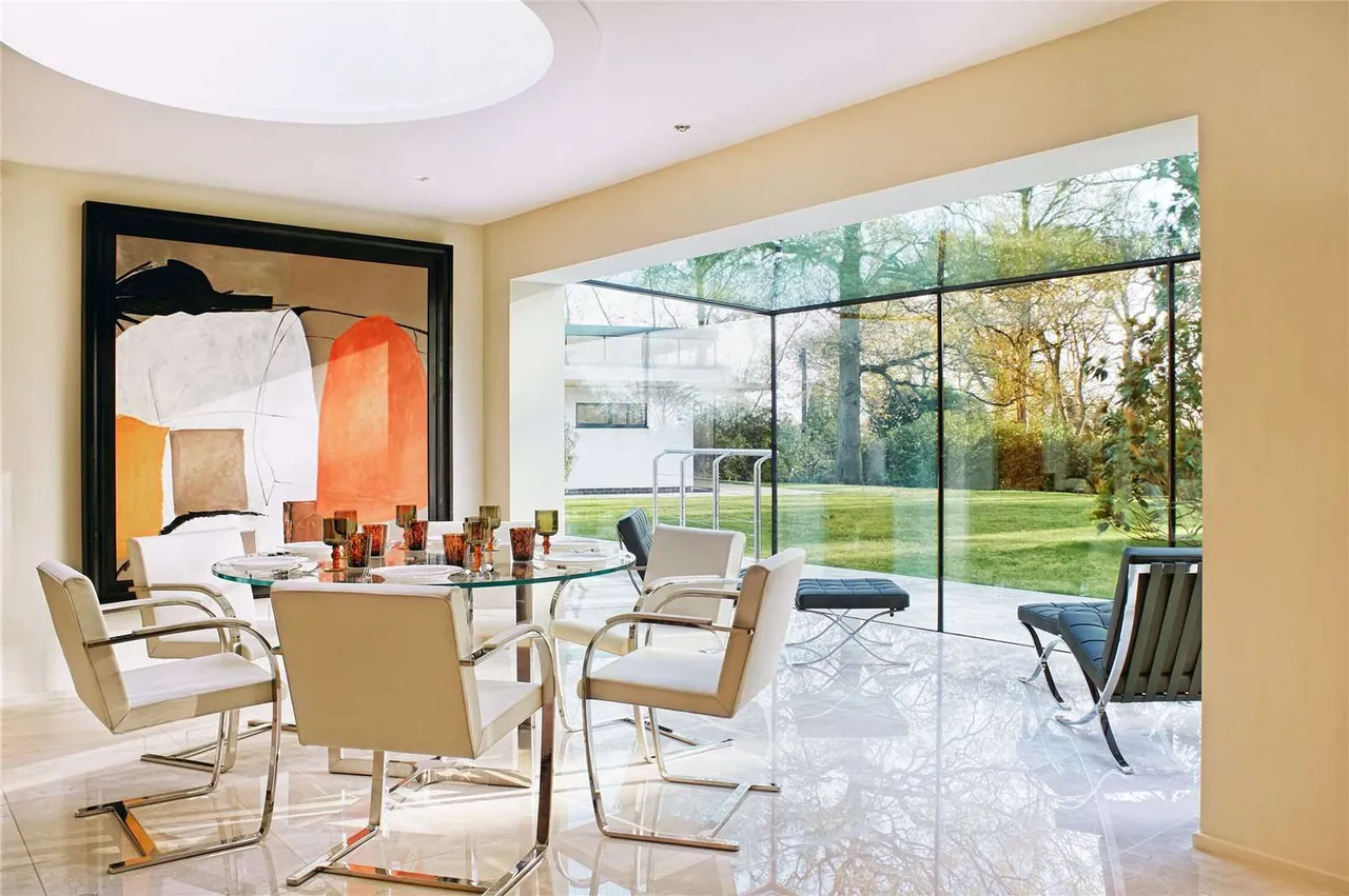 Portnall Drive, Wentworth Estate, Virginia Water, Surrey, GU25 4NN, photo 9
