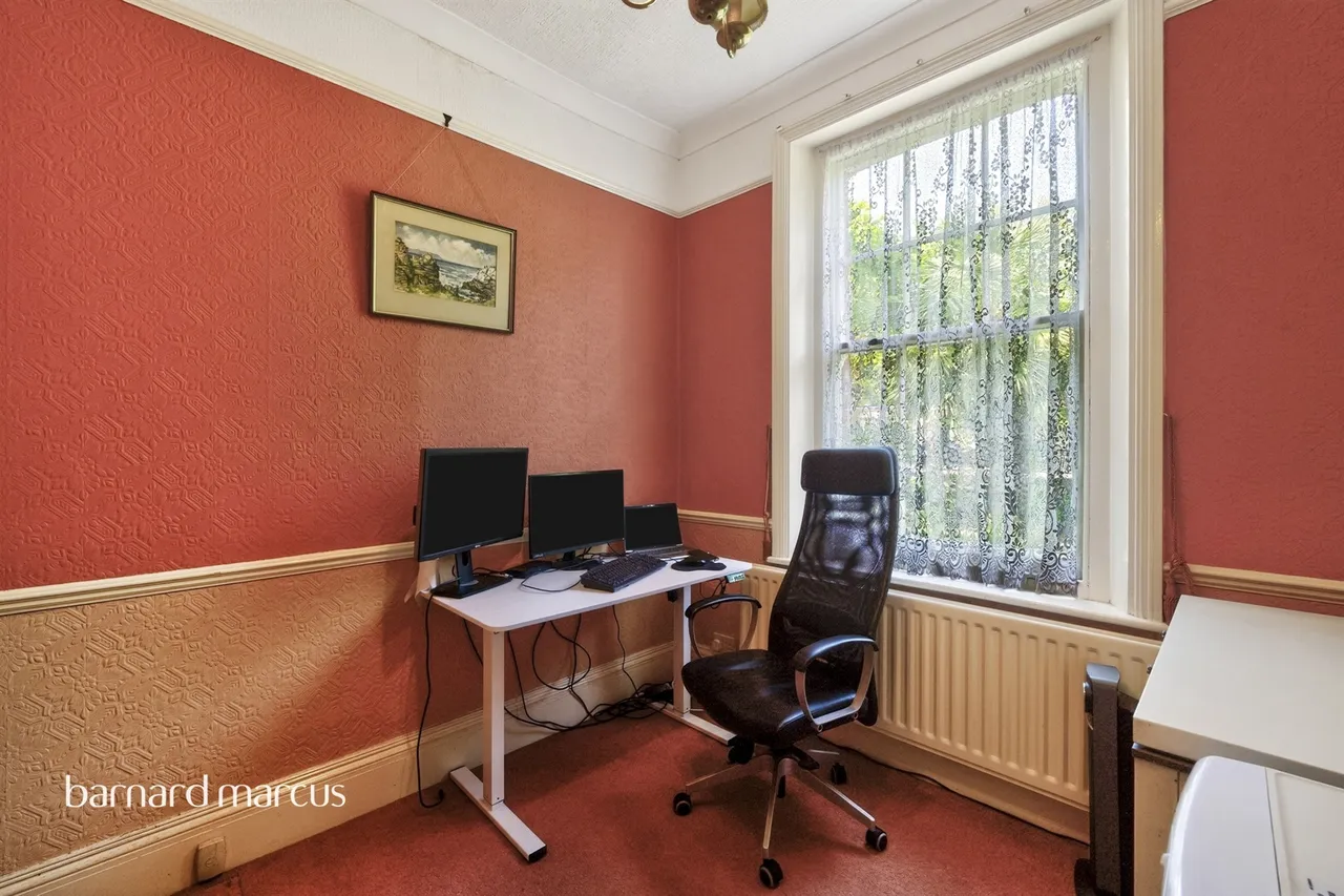 Hanworth Road, Feltham, TW13, photo 14