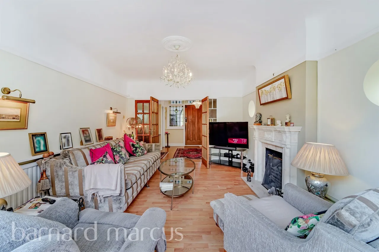 Arundel Avenue, Epsom, photo 11
