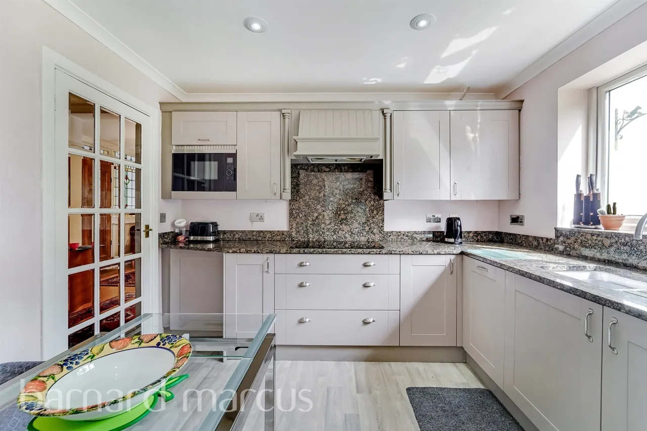 Arundel Avenue, Epsom, photo 4