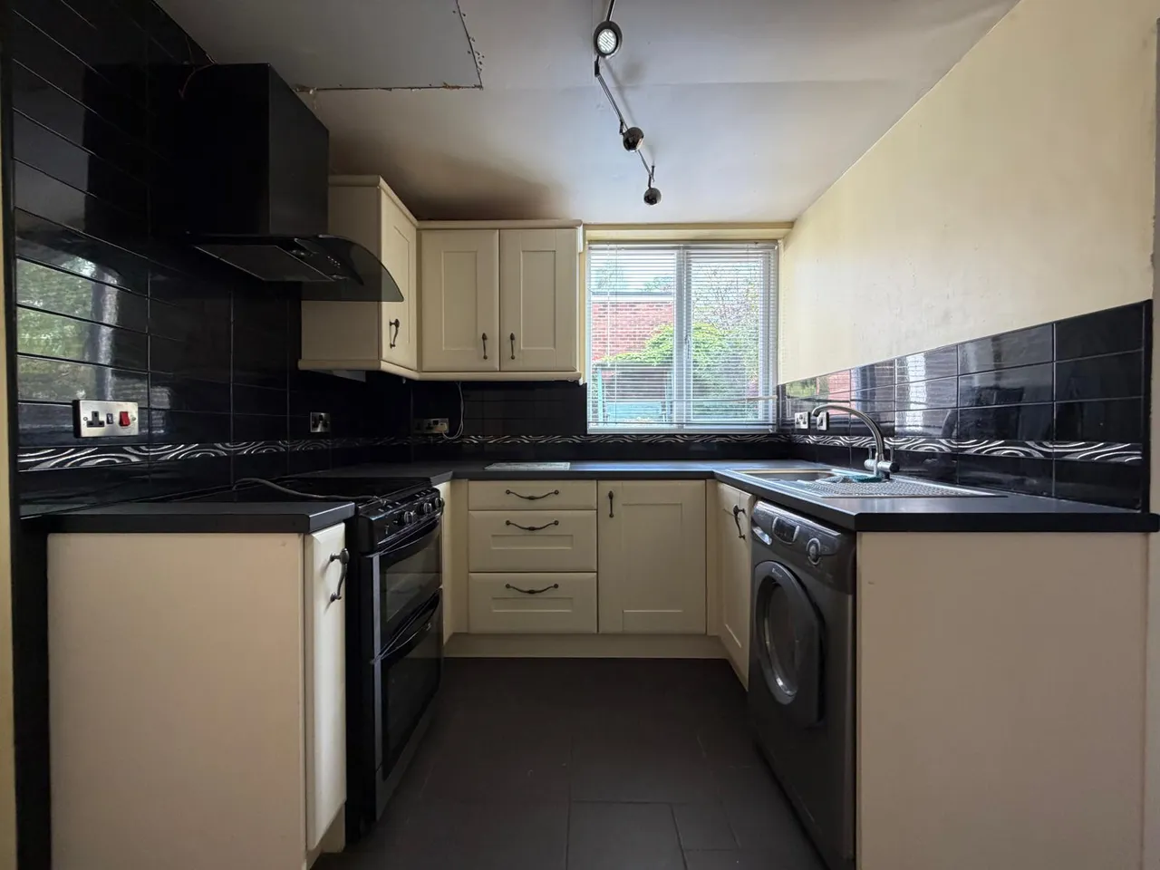 Buckingham Road, Stalybridge, SK15, photo 6