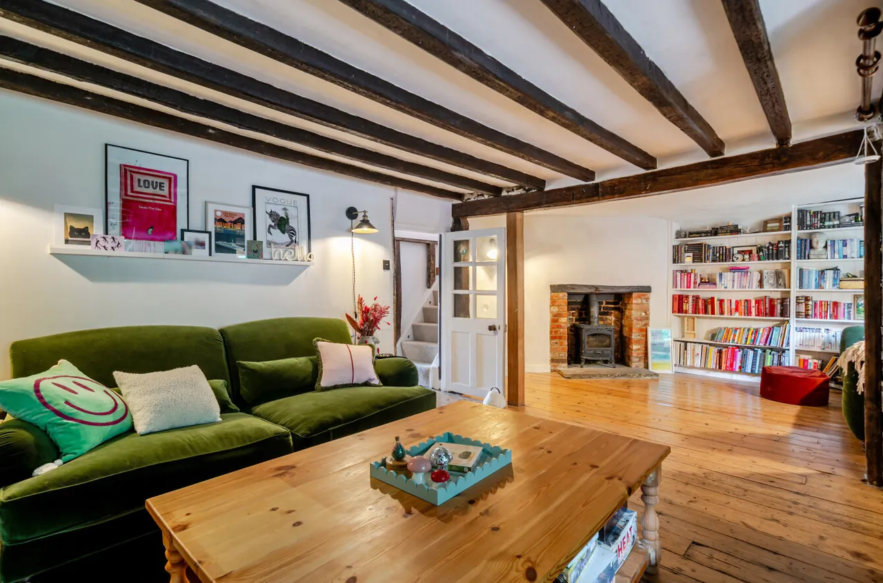 The Borough, Crondall, Farnham, Hampshire, GU10 5NU, photo 11
