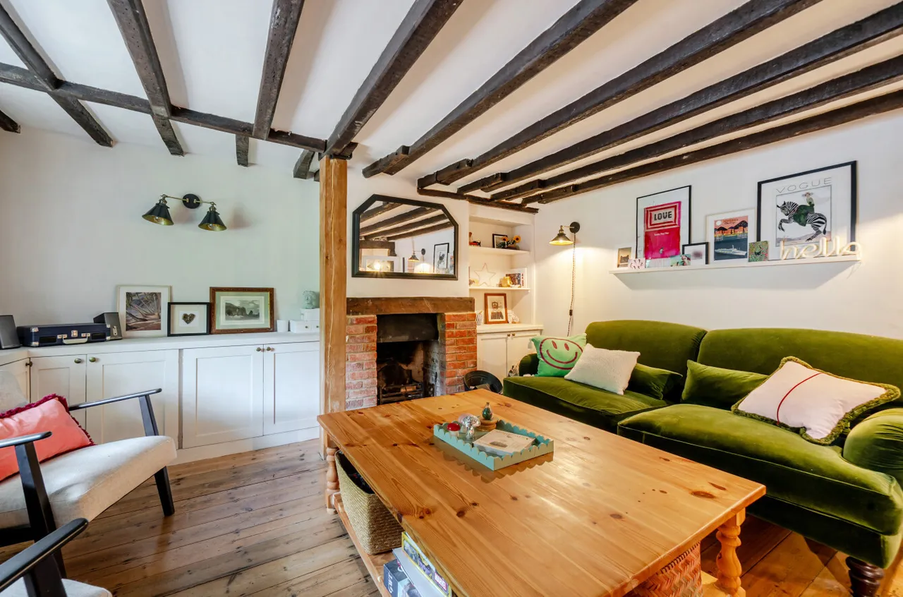 The Borough, Crondall, Farnham, Hampshire, GU10 5NU, photo 13