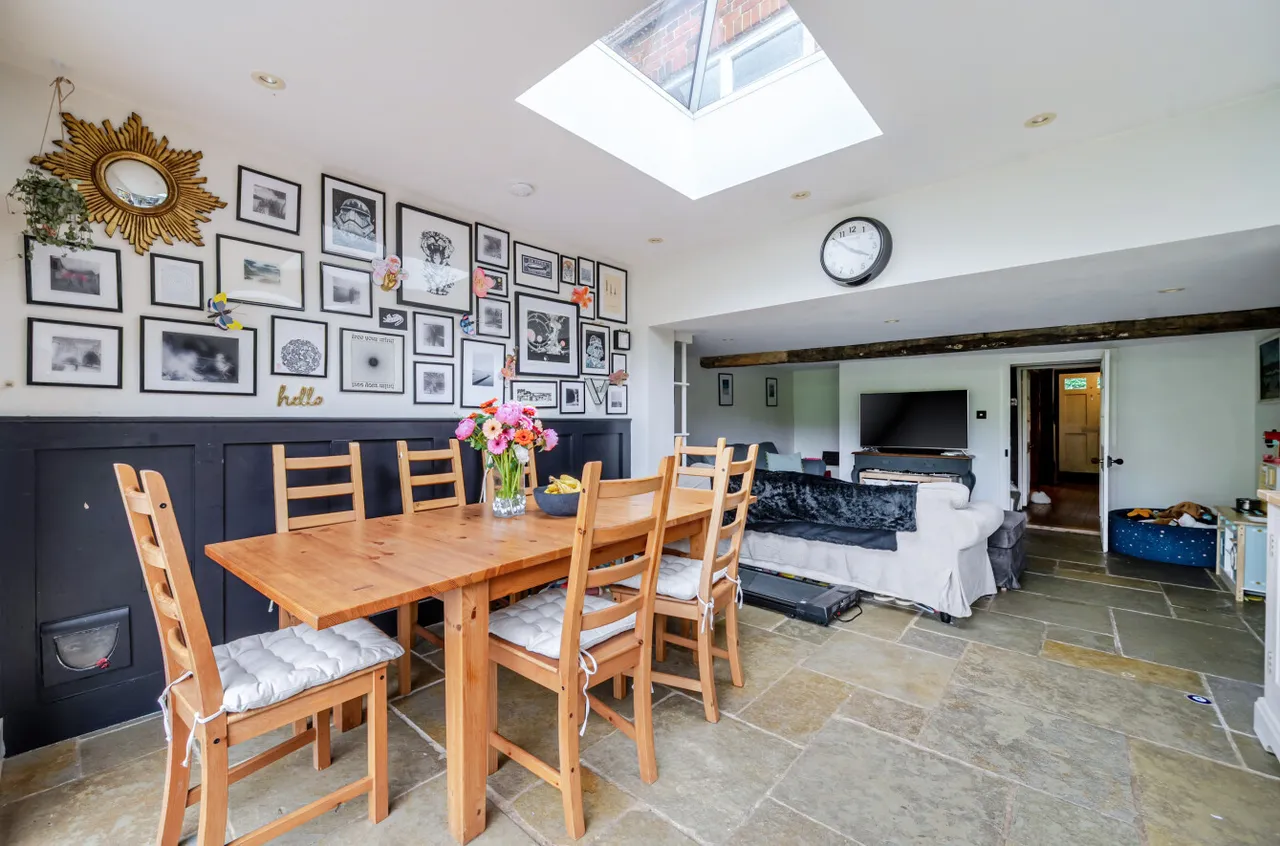 The Borough, Crondall, Farnham, Hampshire, GU10 5NU, photo 15