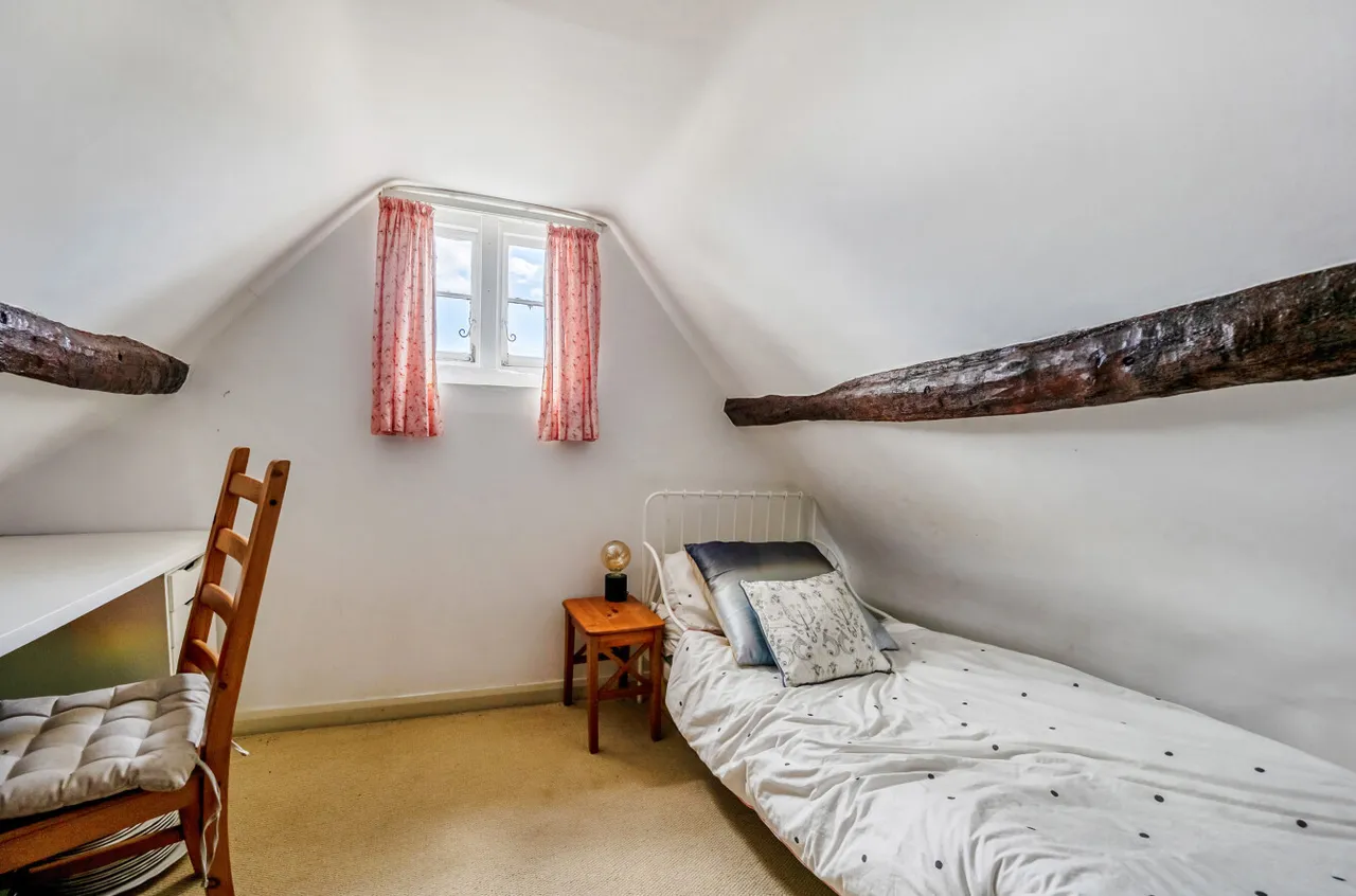The Borough, Crondall, Farnham, Hampshire, GU10 5NU, photo 24