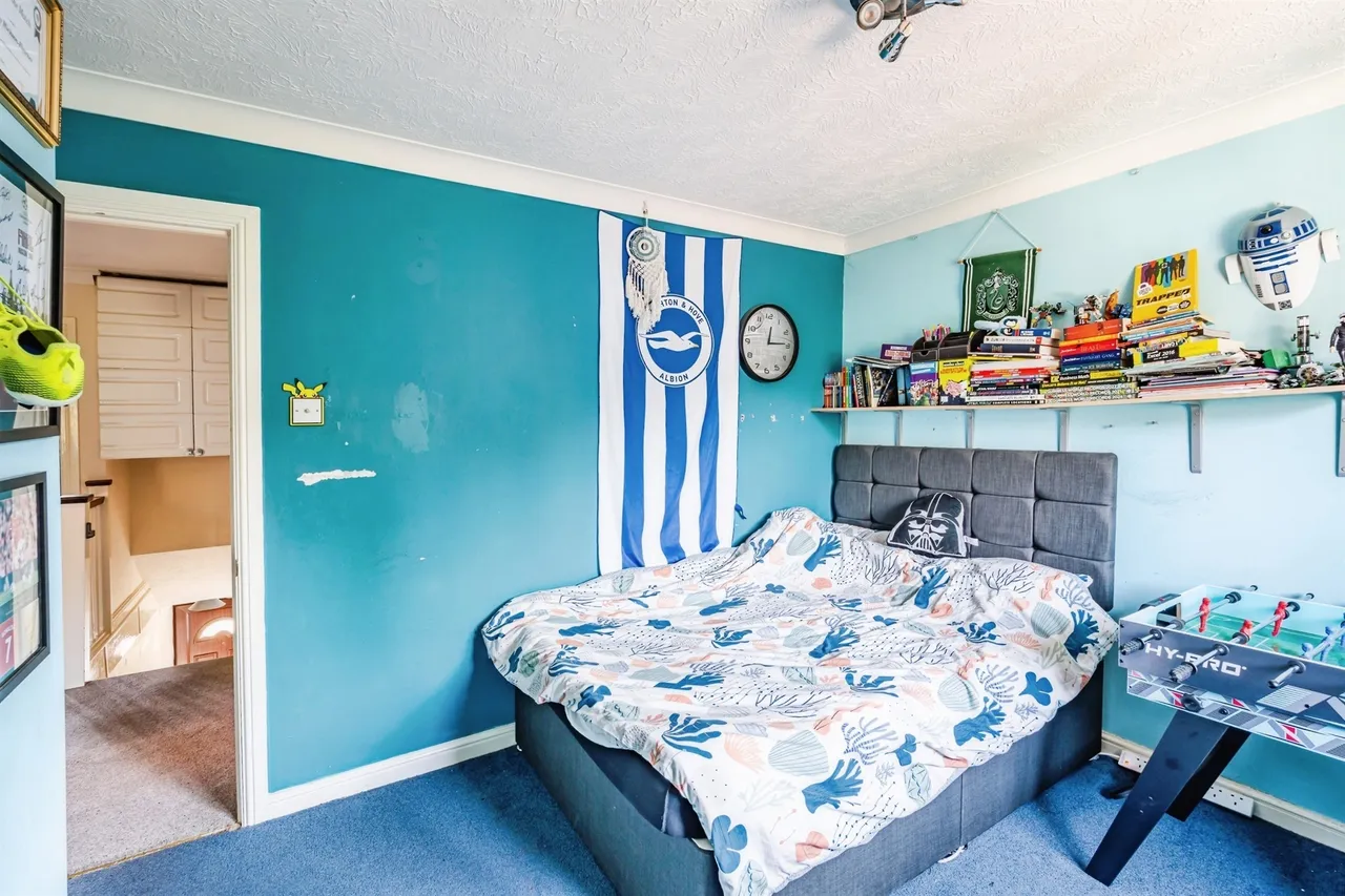Trossachs Close, Eastbourne, BN23, photo 13