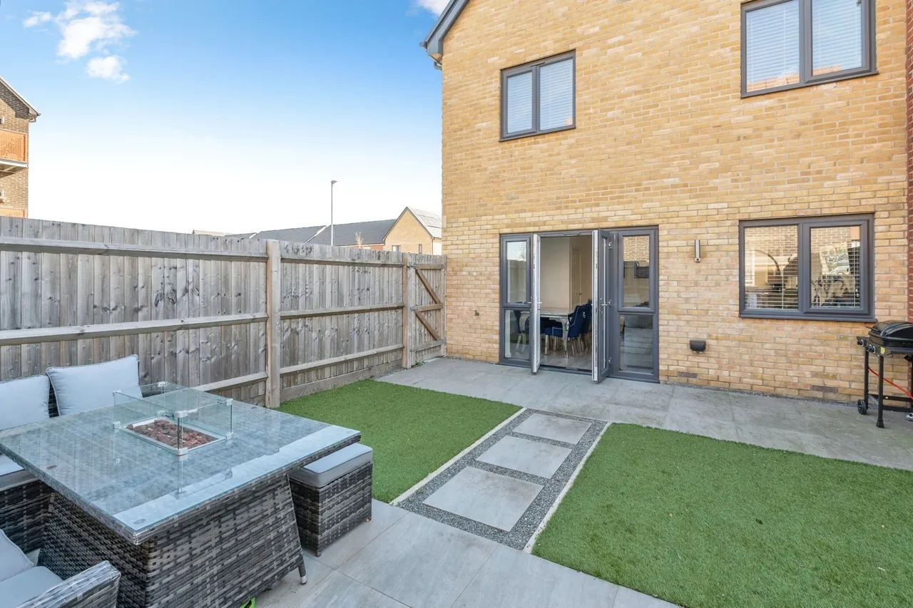 Dovestone Close, West Thurrock, RM20, photo 20