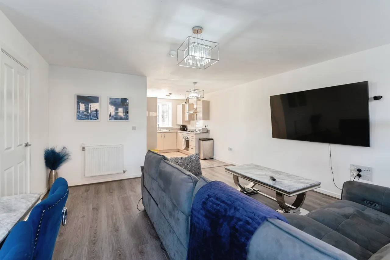 Dovestone Close, West Thurrock, RM20, photo 11