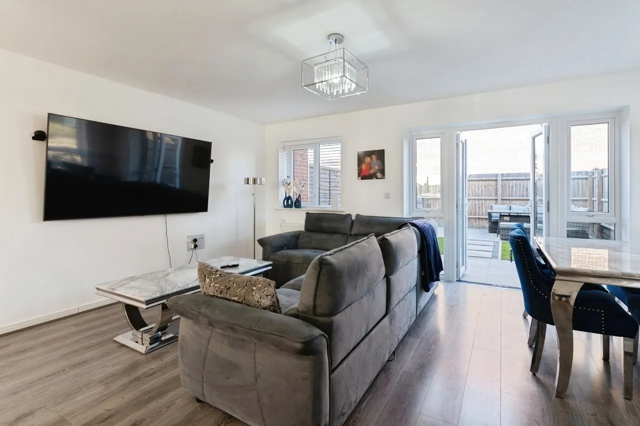 Dovestone Close, West Thurrock, RM20, photo 9