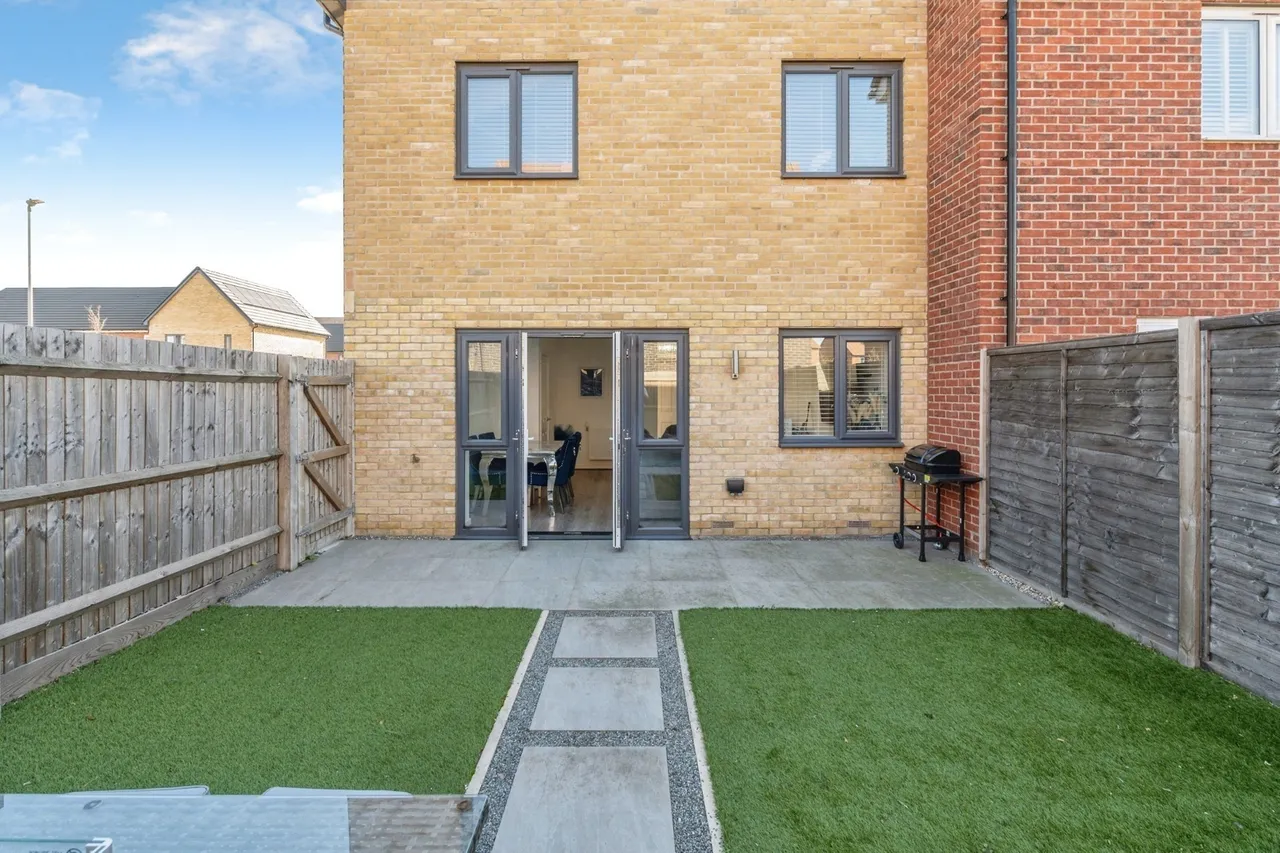 Dovestone Close, West Thurrock, RM20, photo 21