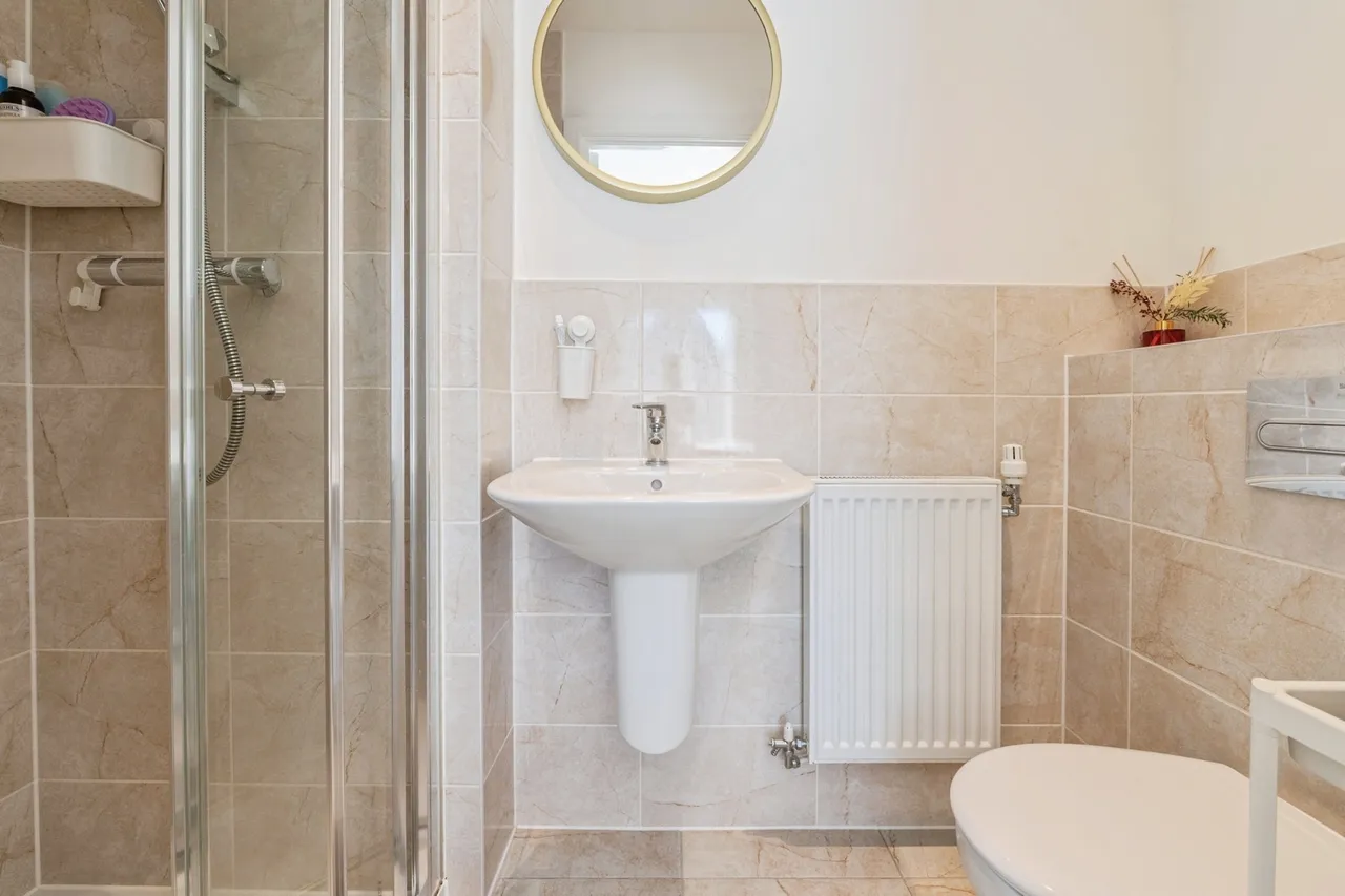 Dovestone Close, West Thurrock, RM20, photo 16