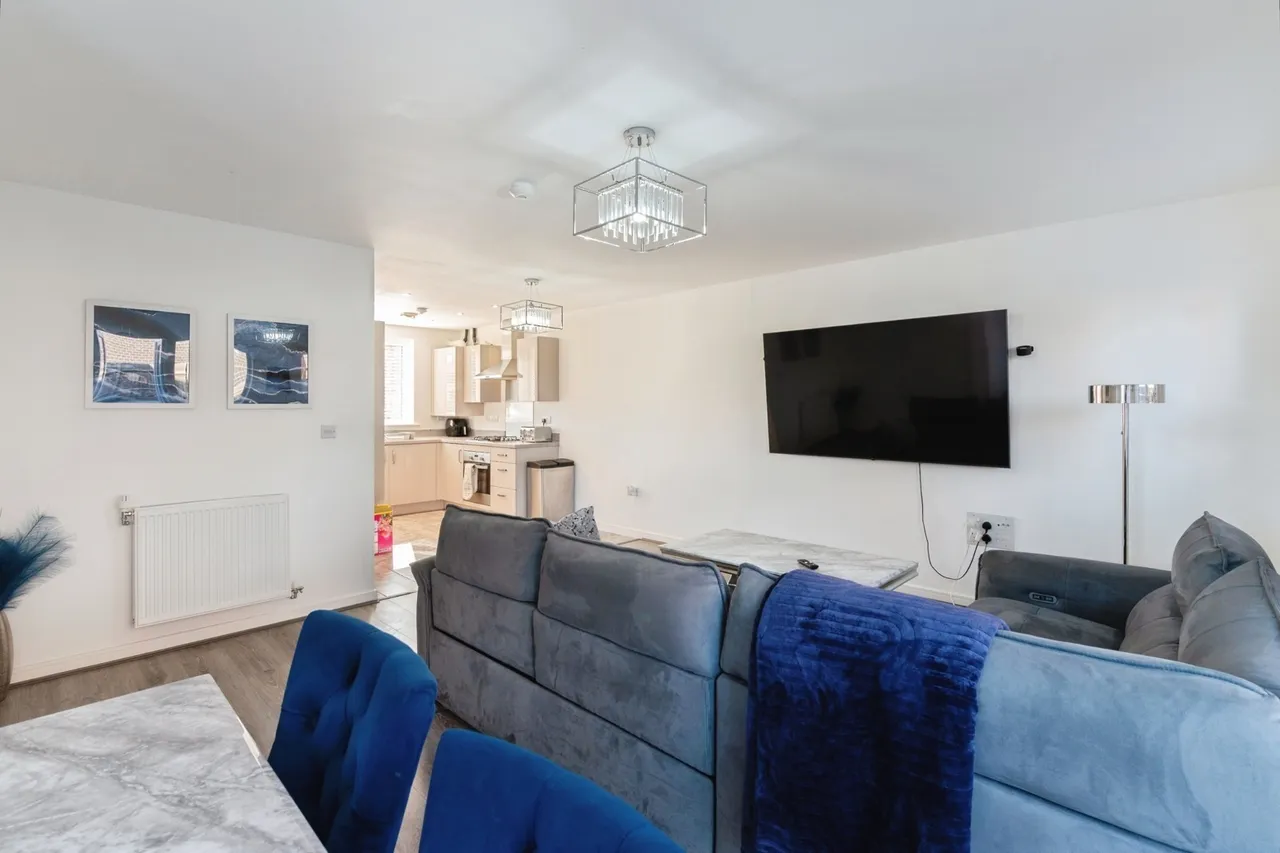 Dovestone Close, West Thurrock, RM20, photo 12