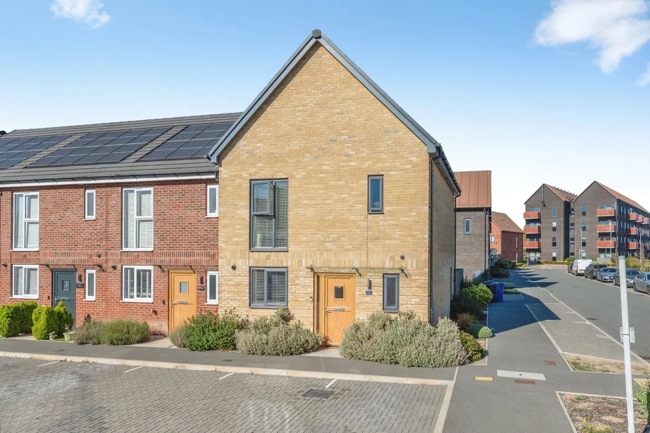 Dovestone Close, West Thurrock, RM20, photo 23