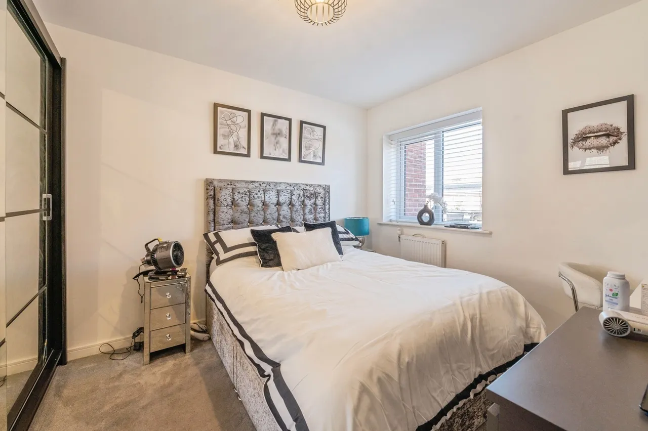 Dovestone Close, West Thurrock, RM20, photo 14