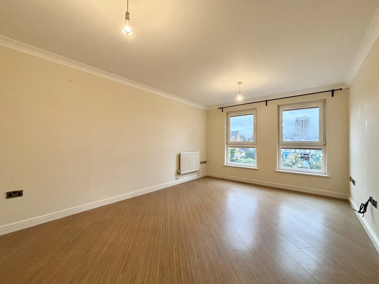 2 bed flat to rent — Salisbury House, 8 Melbourne Road