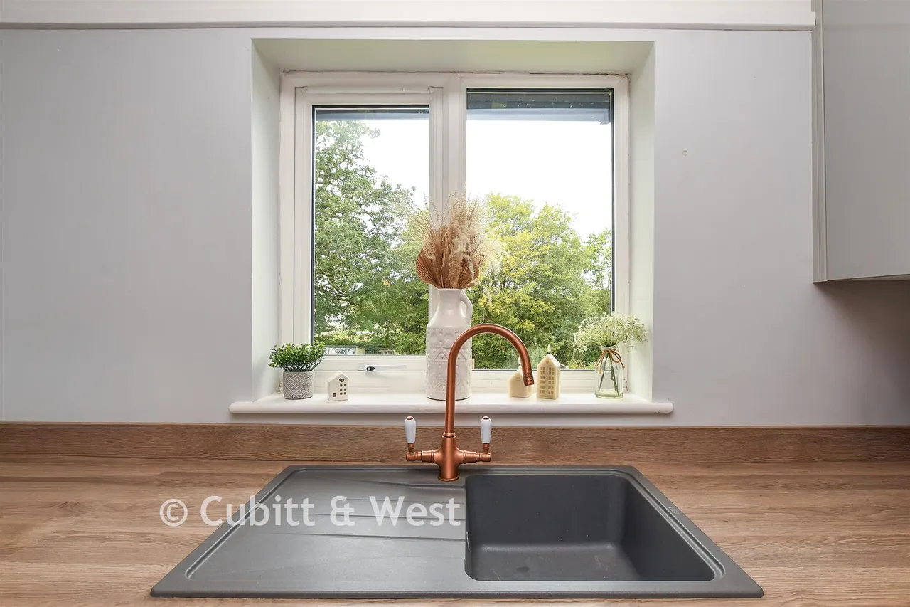 Glebe Road, Cranleigh, GU6, photo 5