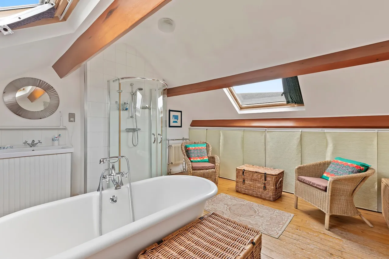 Railway Road, Ilkley, LS29, photo 24