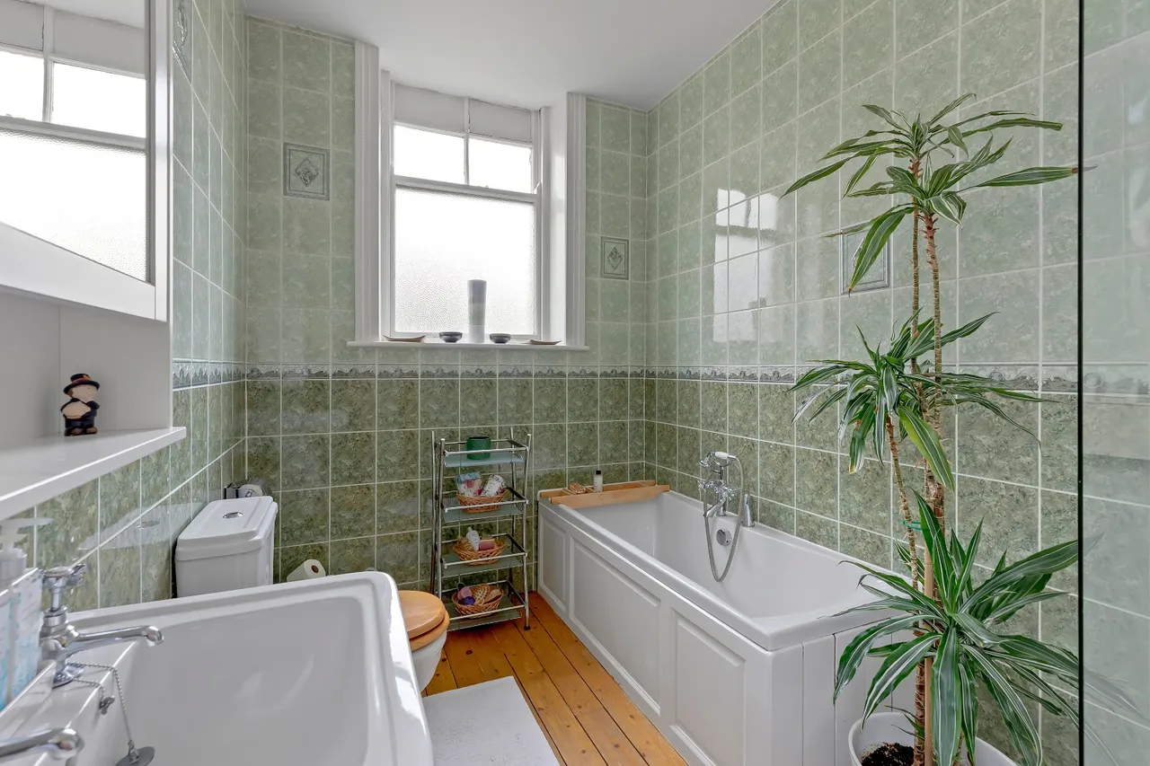 Railway Road, Ilkley, LS29, photo 20