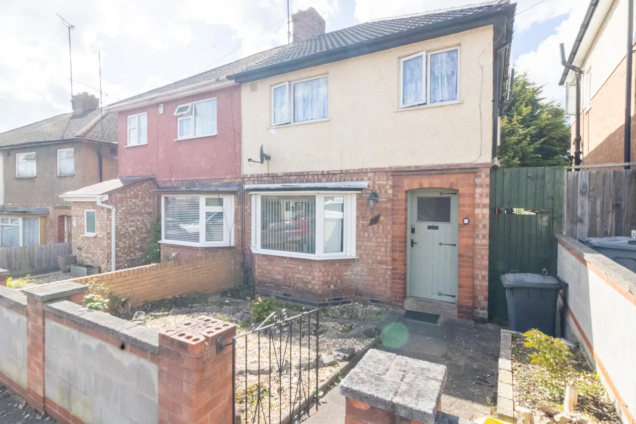 3 bed house for sale — Astill Drive, Leicester, Leicester, LE4 2PA