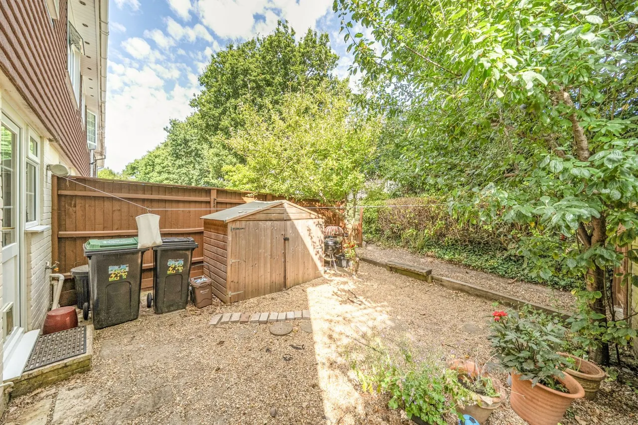 Lymington, SO41, photo 17