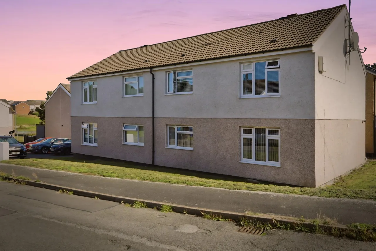 1 bed flat for sale, Broadgorse Close, Chesterfield, S40