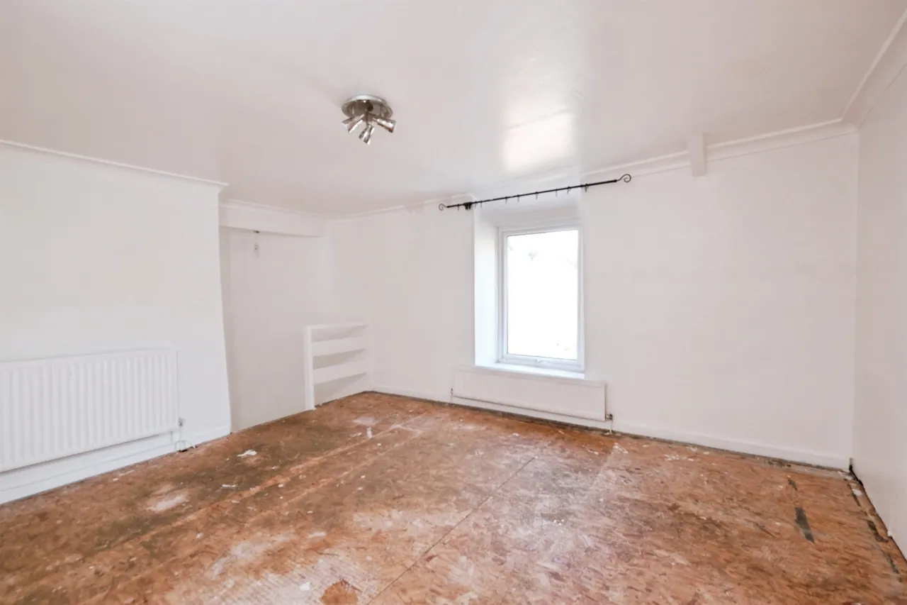Hafod Fan Terrace, Abertillery, NP13, photo 8