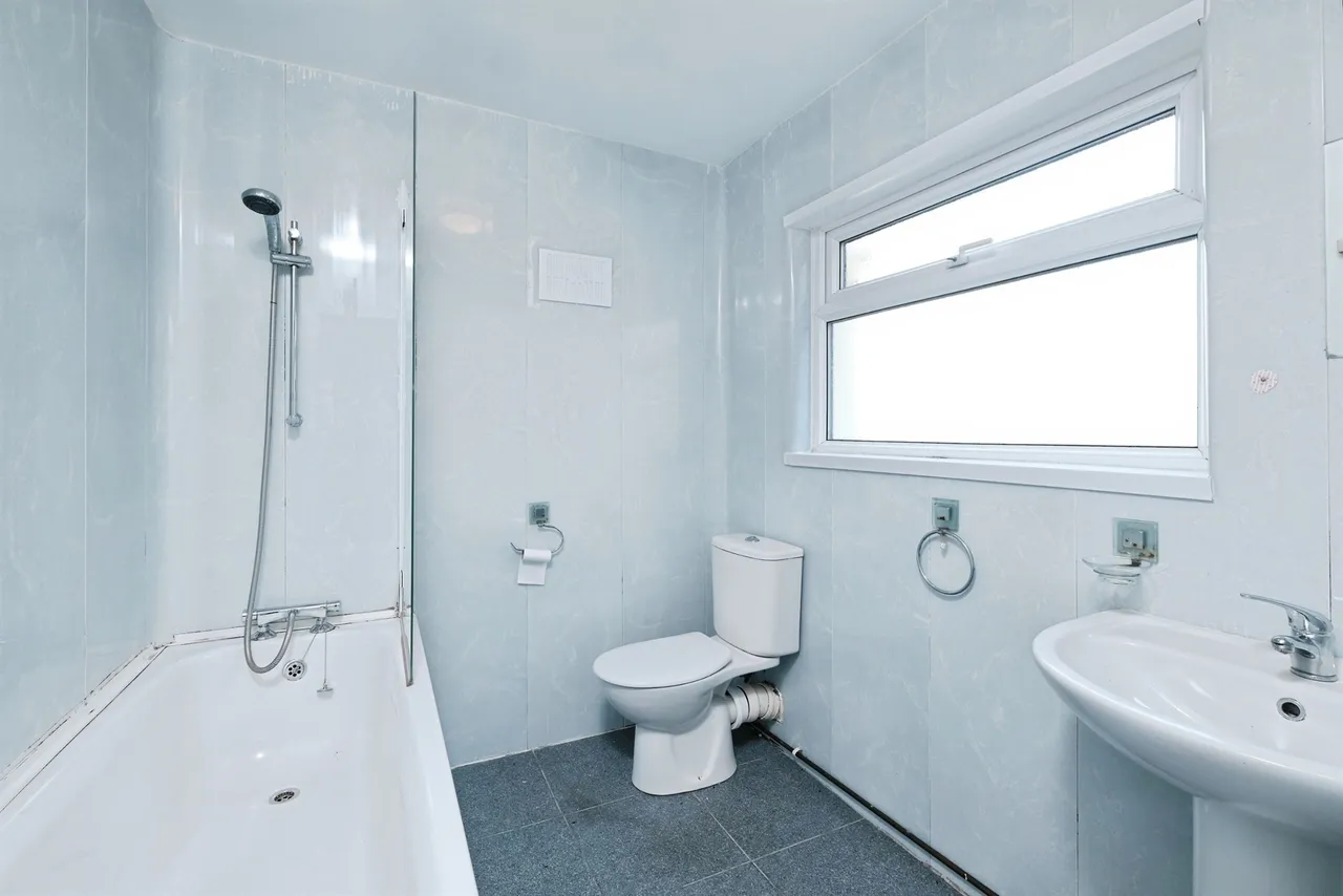Hafod Fan Terrace, Abertillery, NP13, photo 10