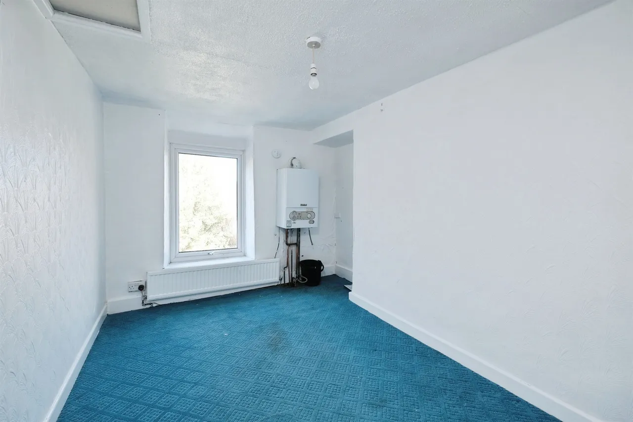 Hafod Fan Terrace, Abertillery, NP13, photo 9