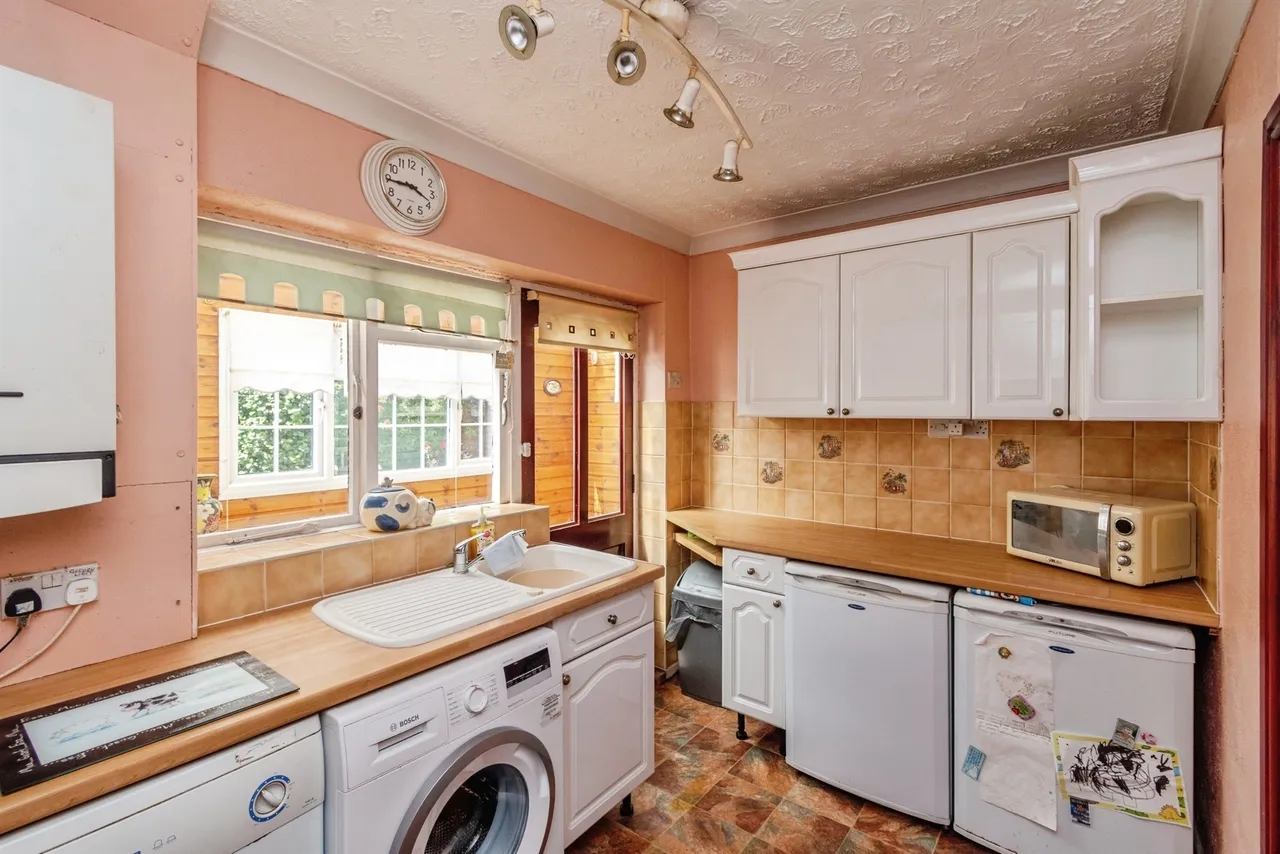 Manor Road, Wednesbury, WS10, photo 11