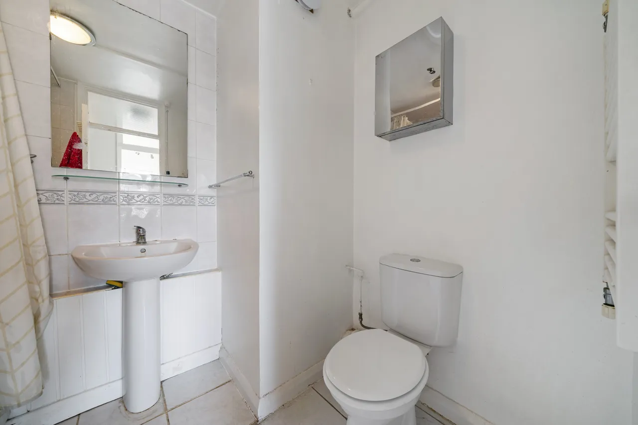Shiraj Tower, 201 Commercial Road, London, E1, photo 10