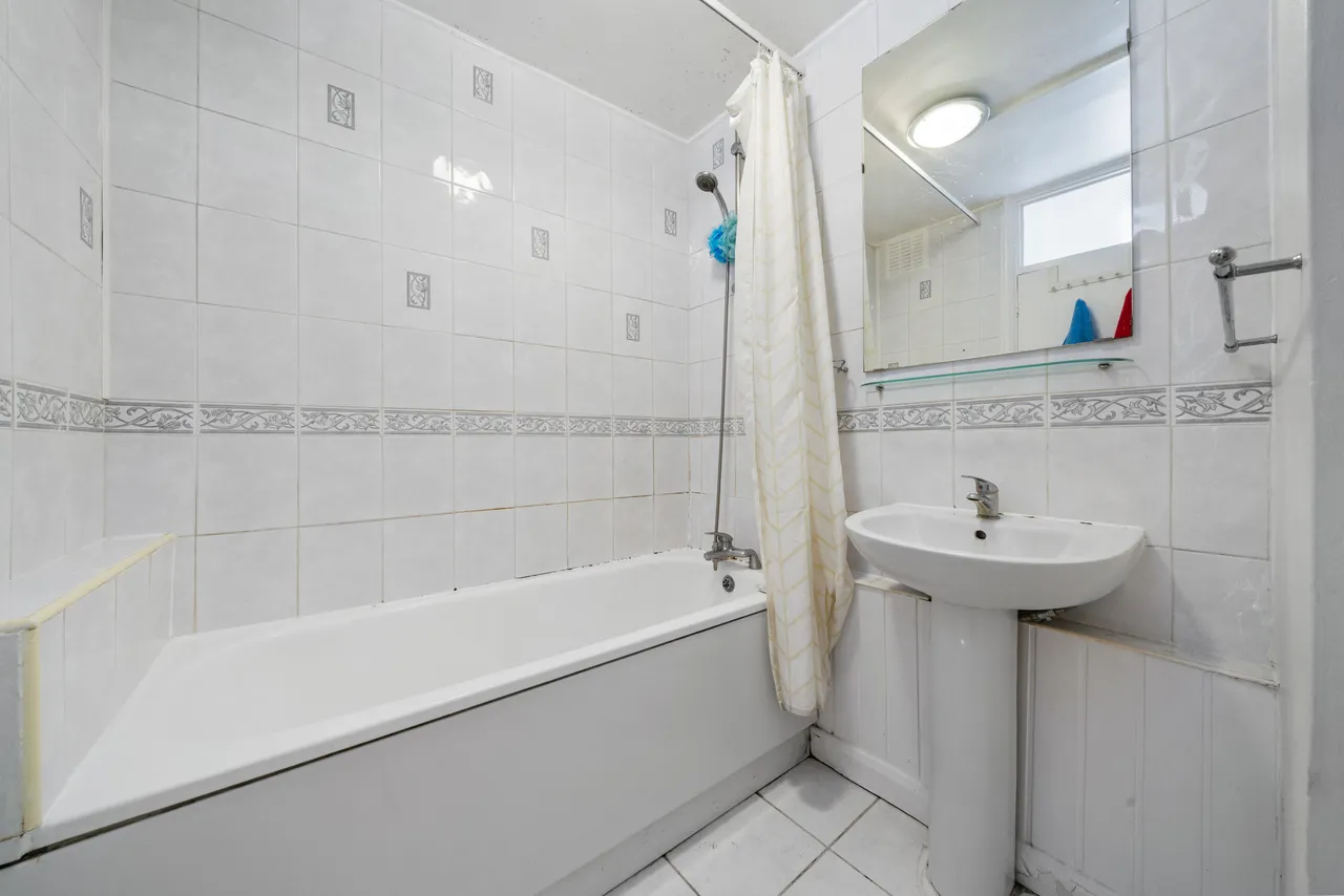 Shiraj Tower, 201 Commercial Road, London, E1, photo 9